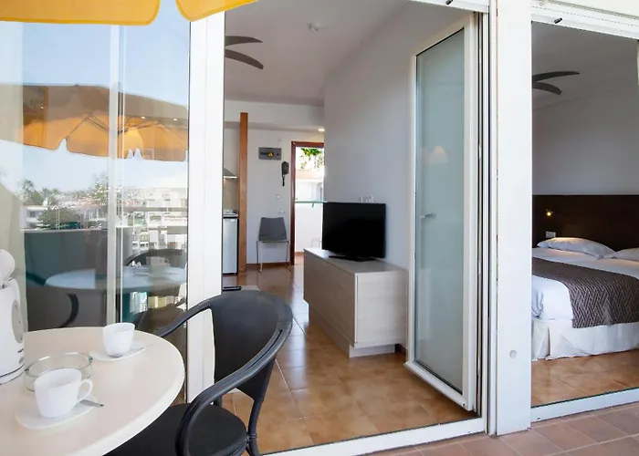 Montemayor דירה *