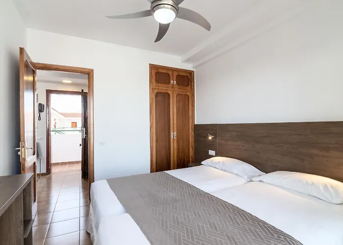 Montemayor * פלאייה דל אינגלז